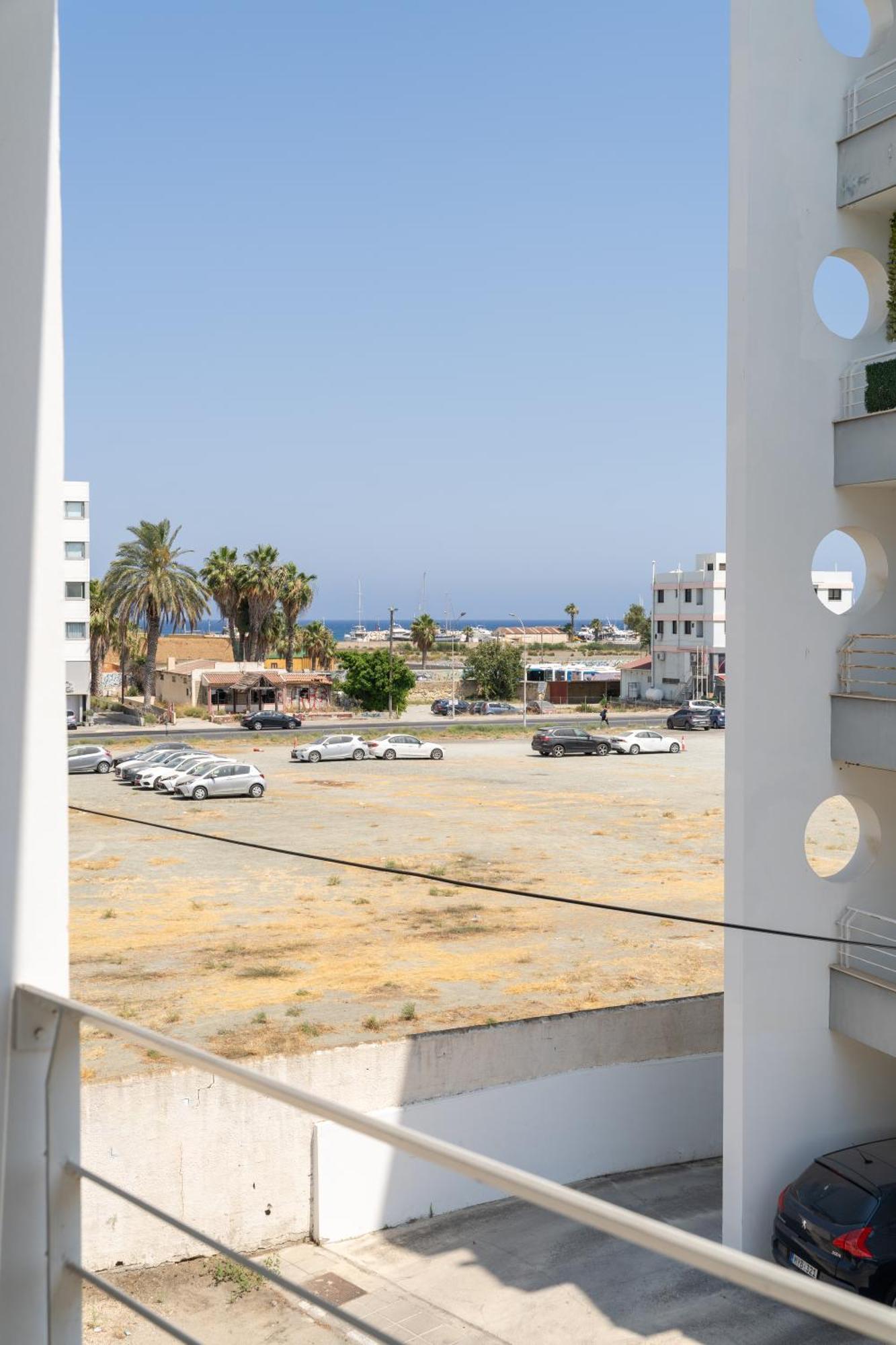 Blue Dawn Center Flat Lejlighed Larnaca Eksteriør billede